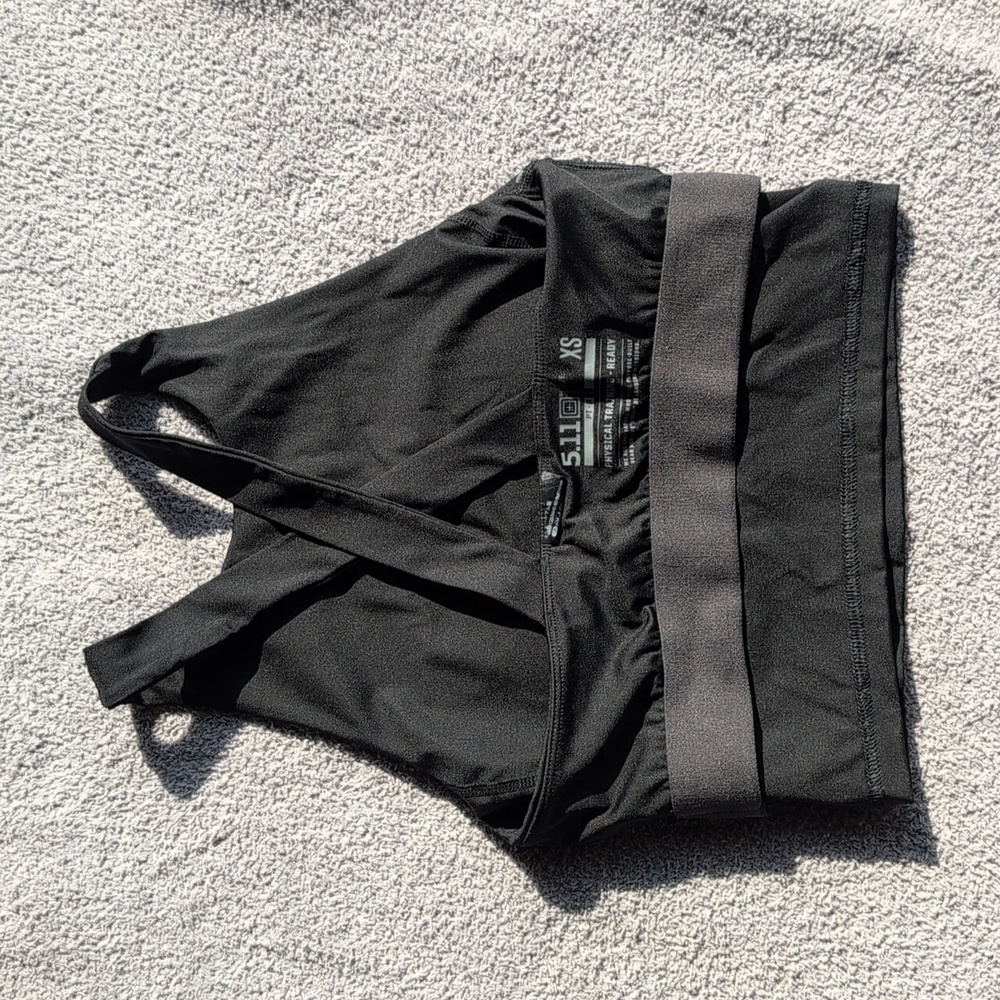 5.11 Tactical Black PT-R Max Effort Crop Top Bundle Size XS - Picture 5 of 7